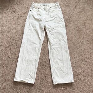 Abercrombie & Fitch Off-White The loose high rise cropped denim